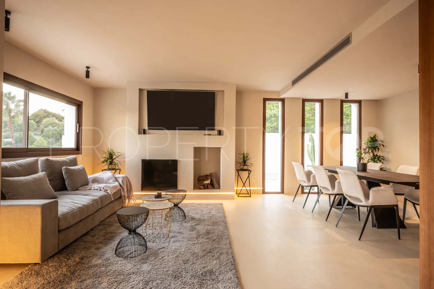 Buy villa with 5 bedrooms in Marbella Golden Mile