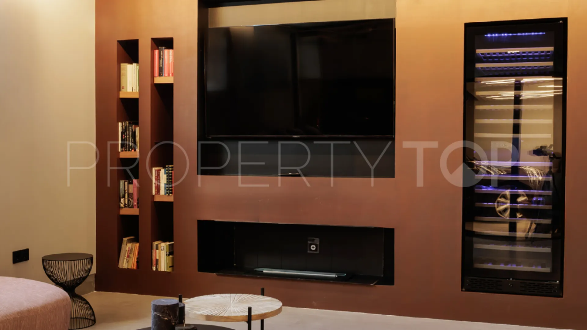 Buy villa with 5 bedrooms in Marbella Golden Mile