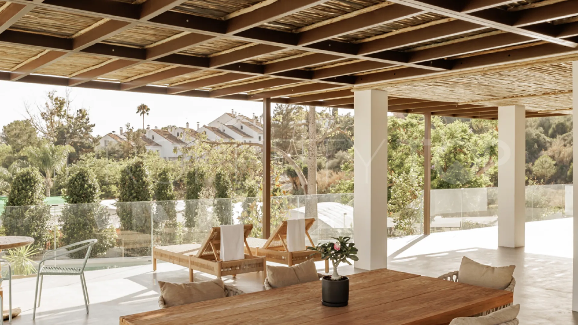 Buy villa with 5 bedrooms in Marbella Golden Mile