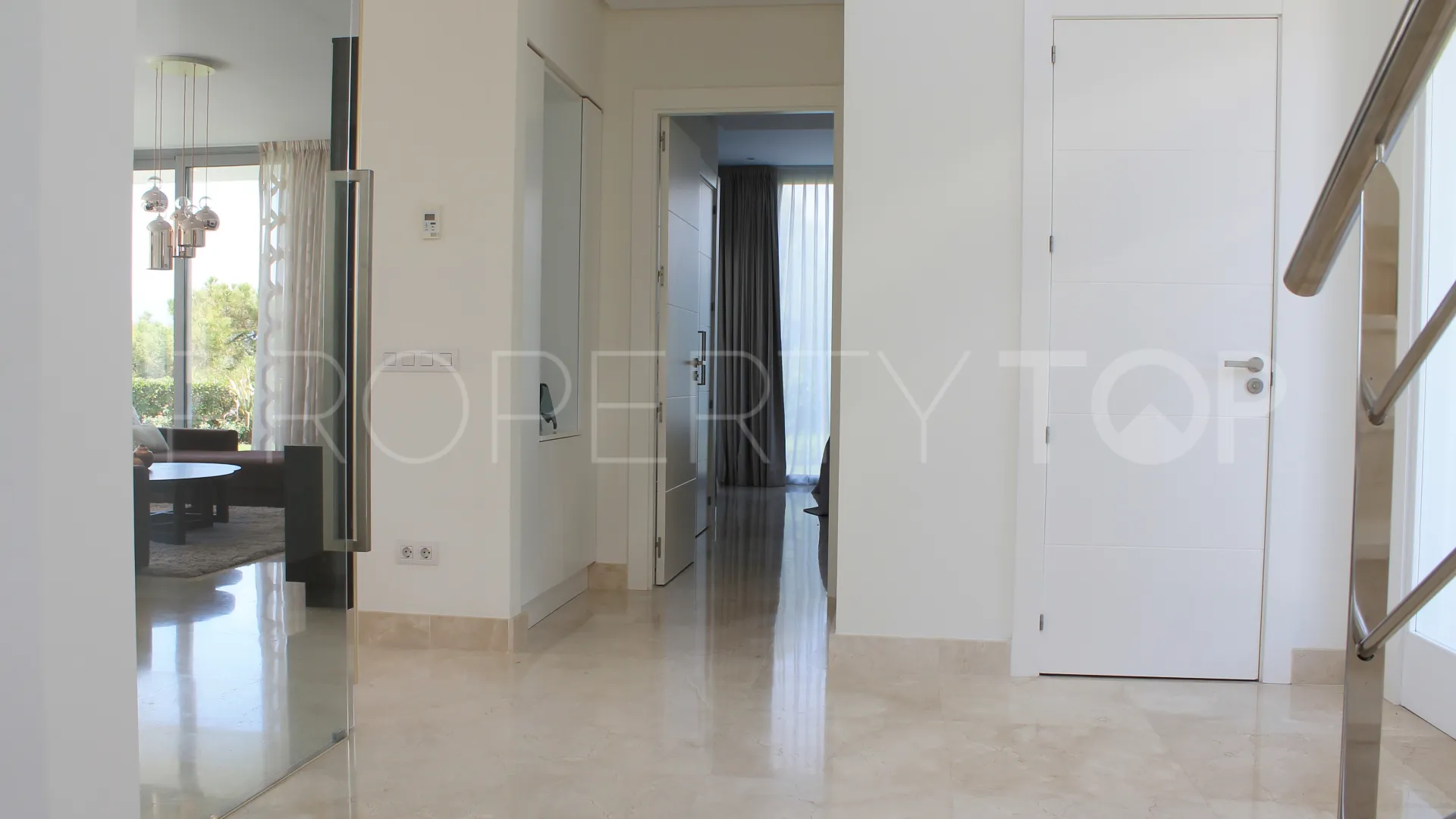 Villa a la venta con 4 dormitorios en Puerto del Capitan