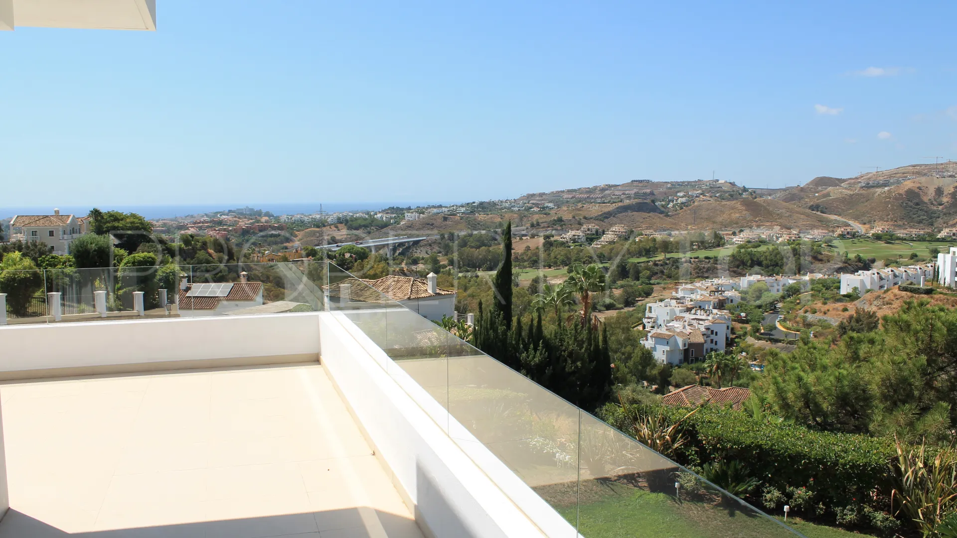 Villa a la venta con 4 dormitorios en Puerto del Capitan