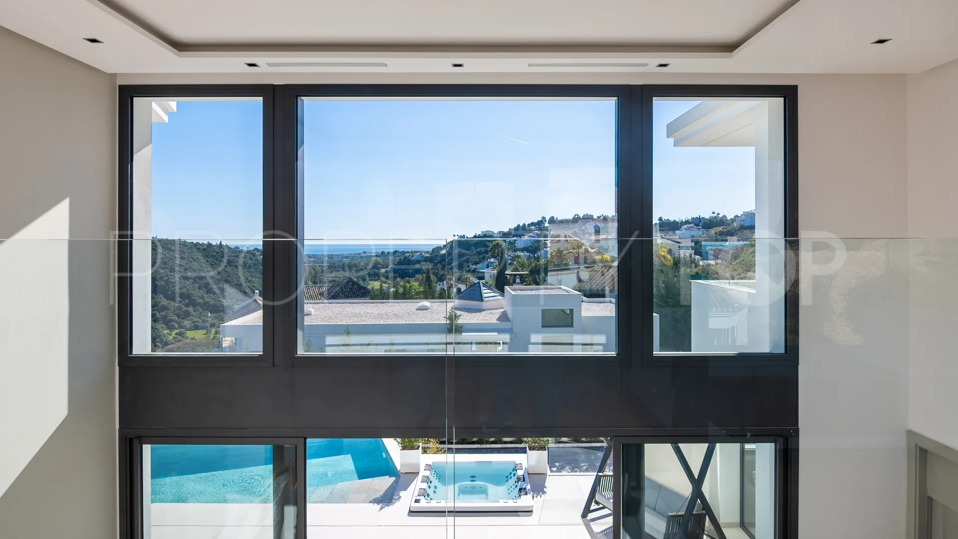 Se vende villa en Lomas de La Quinta