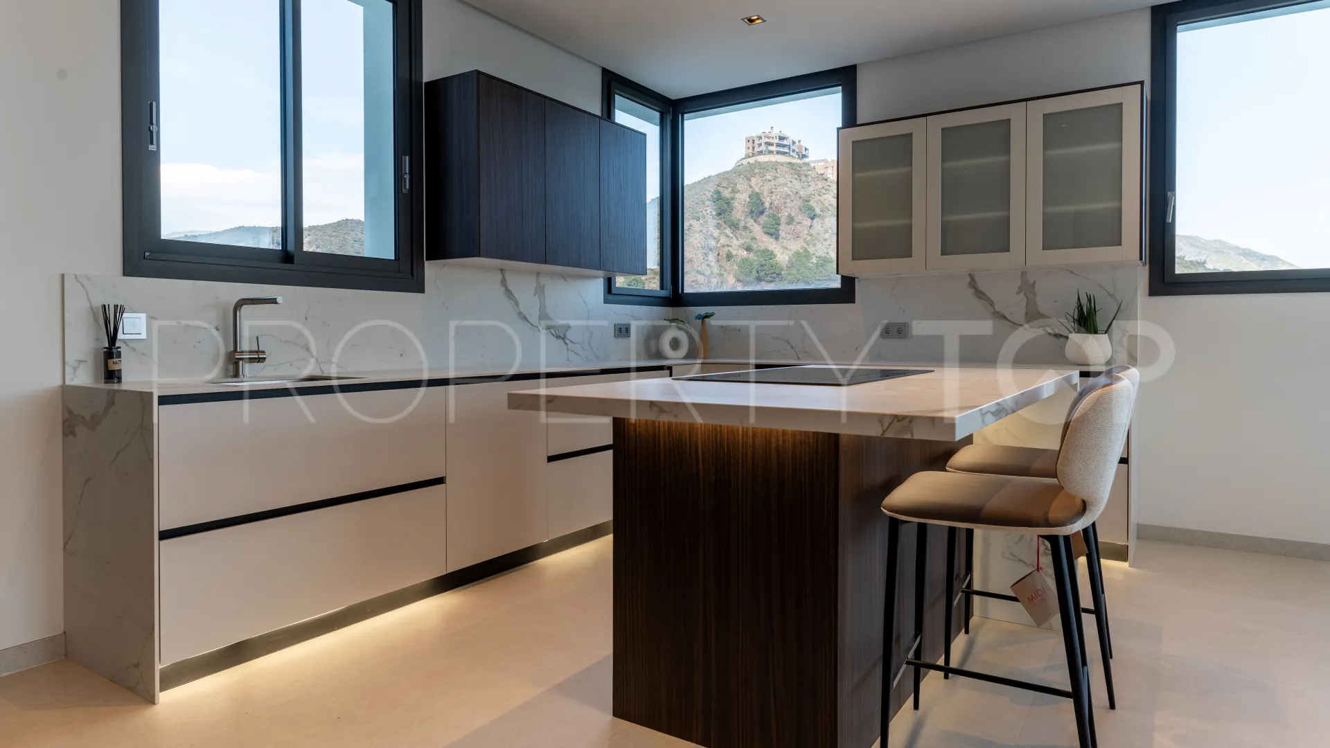 Se vende villa en Lomas de La Quinta