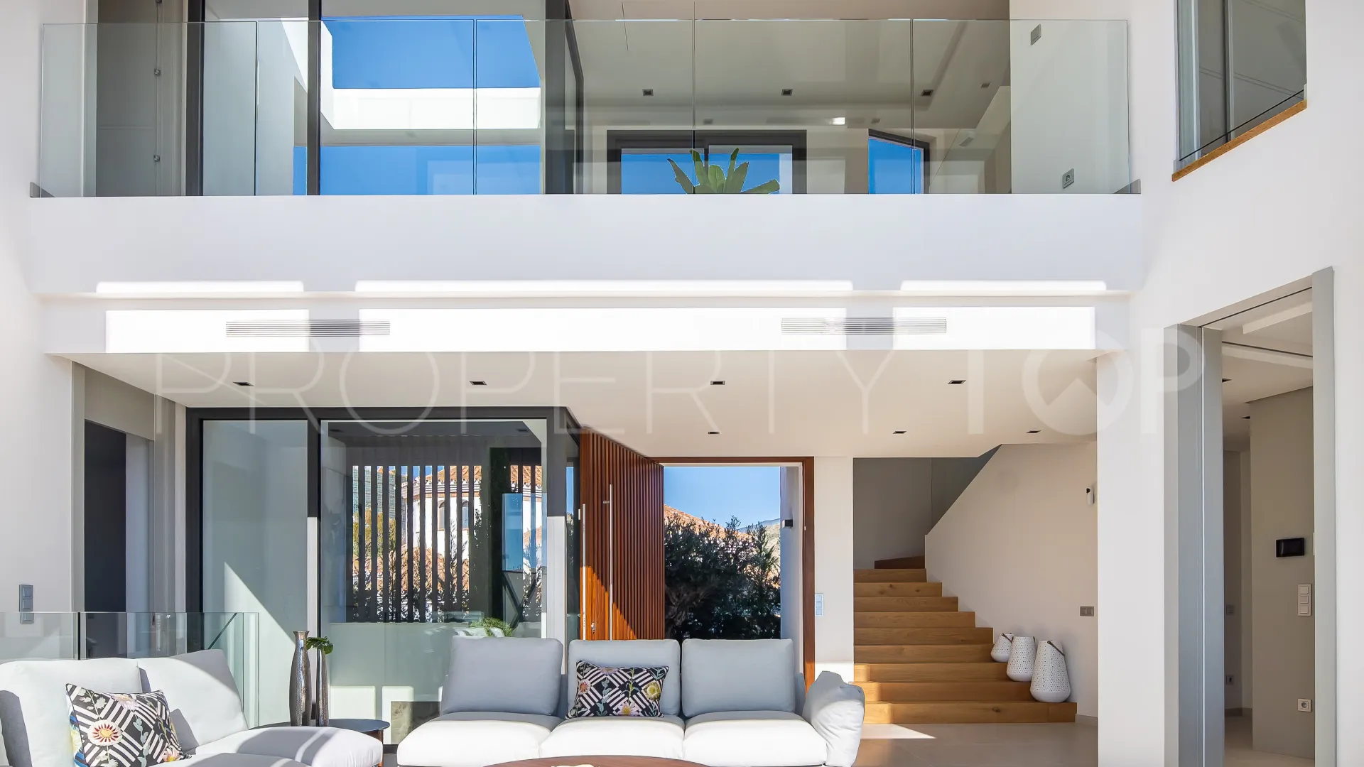 Se vende villa en Lomas de La Quinta