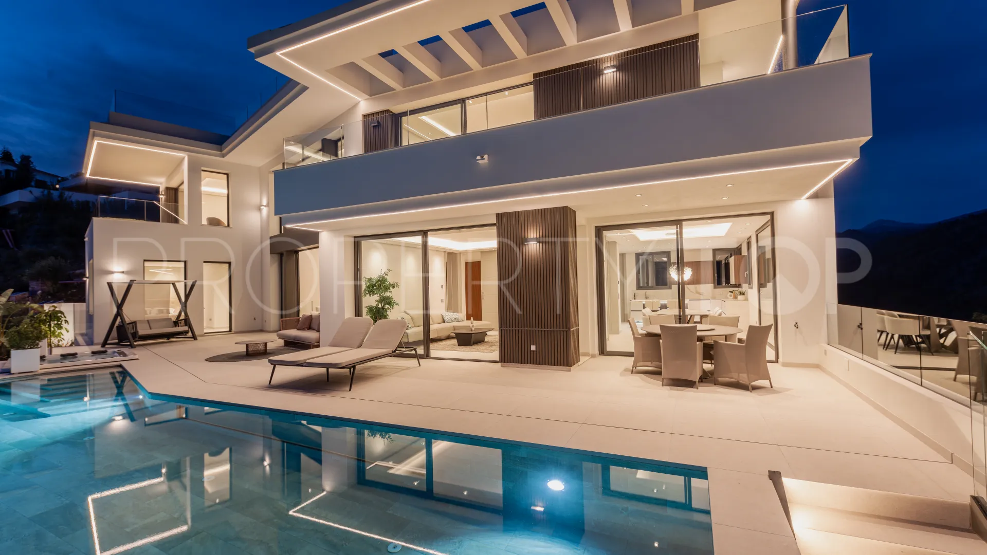 Se vende villa en Lomas de La Quinta