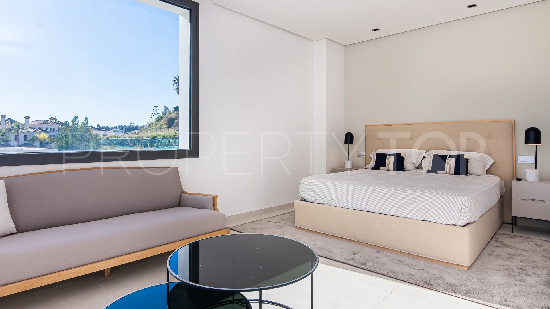 Se vende villa en Lomas de La Quinta