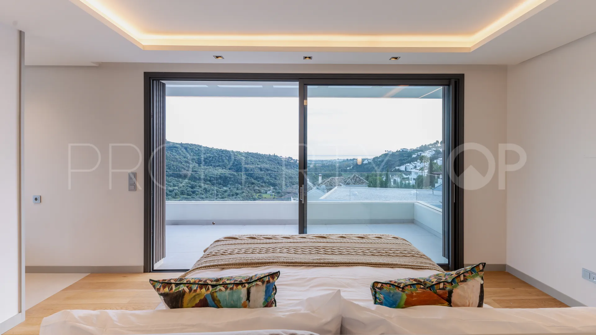 Se vende villa en Lomas de La Quinta