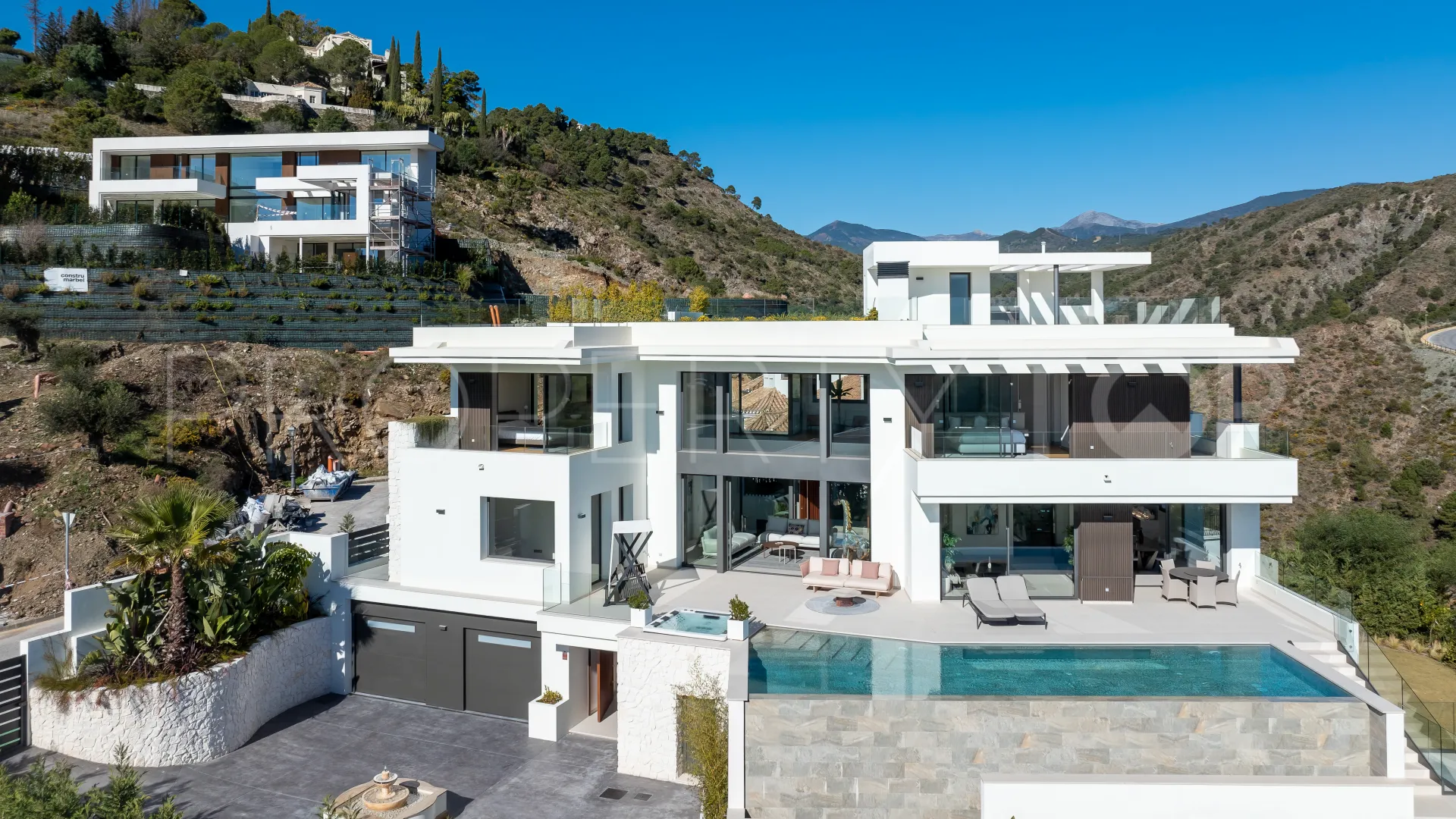 Se vende villa en Lomas de La Quinta