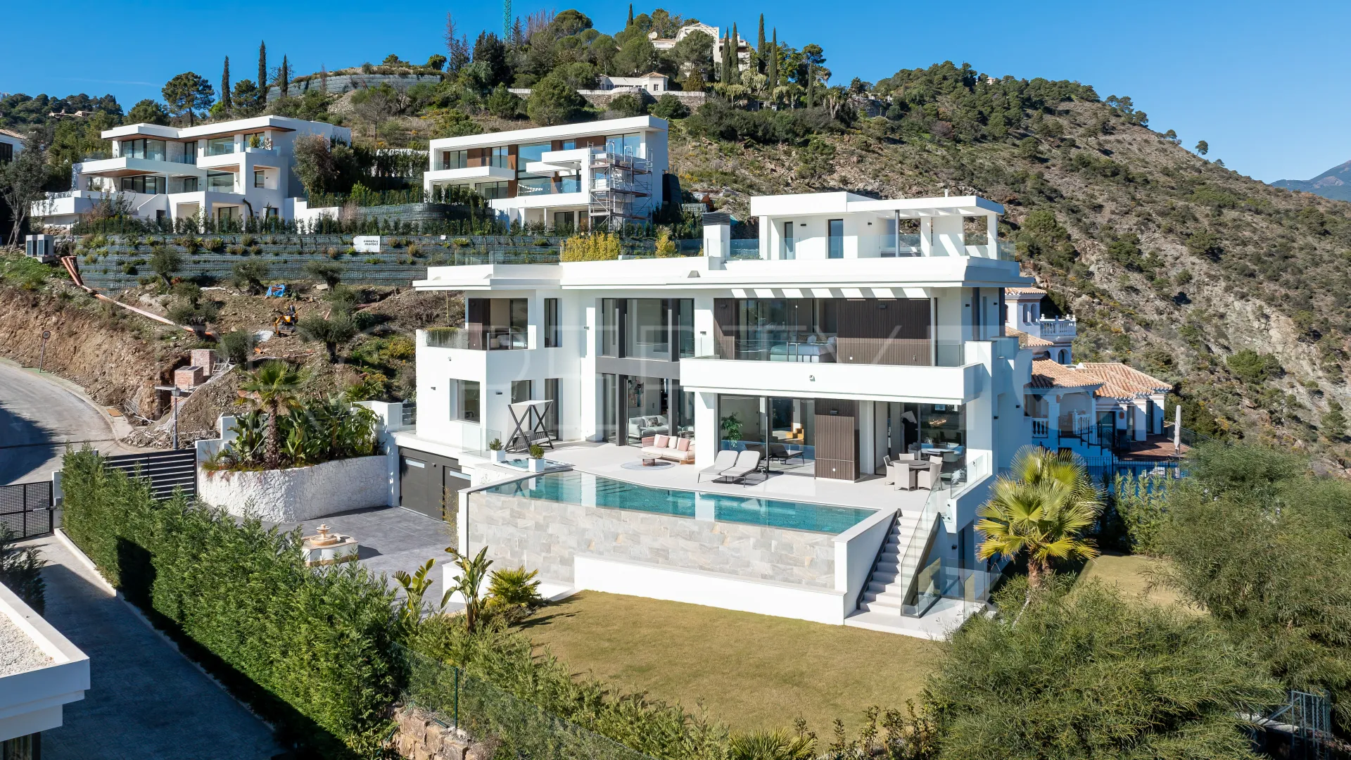 Se vende villa en Lomas de La Quinta