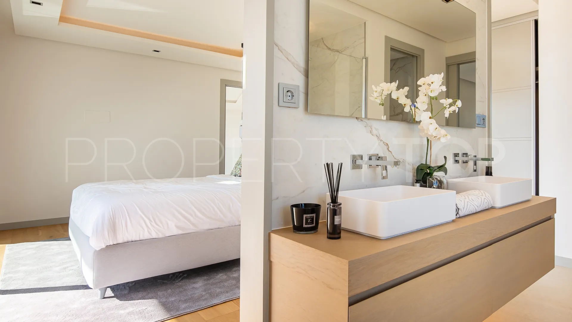 Se vende villa en Lomas de La Quinta
