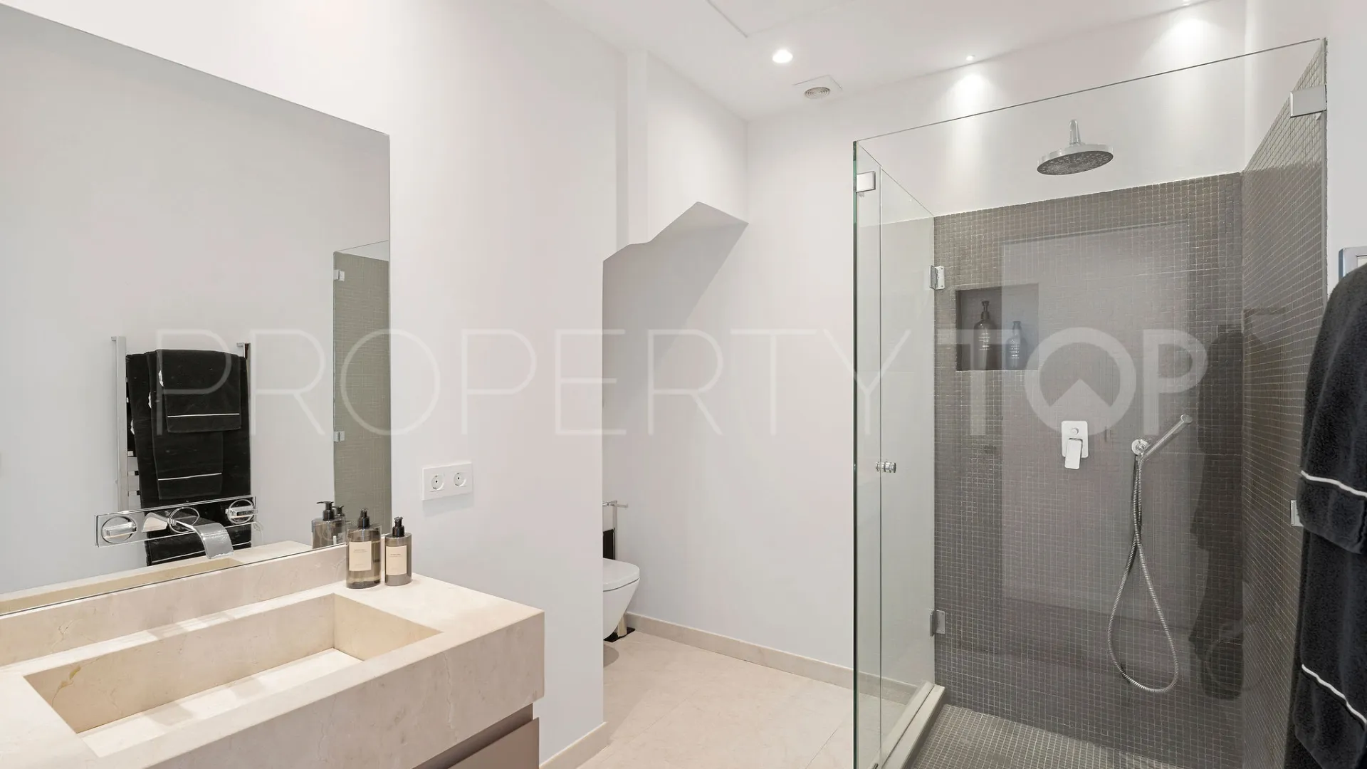 Apartamento con 4 dormitorios a la venta en Aloha Hill Club