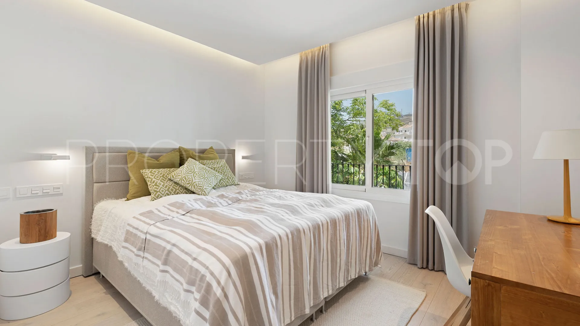 Apartamento con 4 dormitorios a la venta en Aloha Hill Club