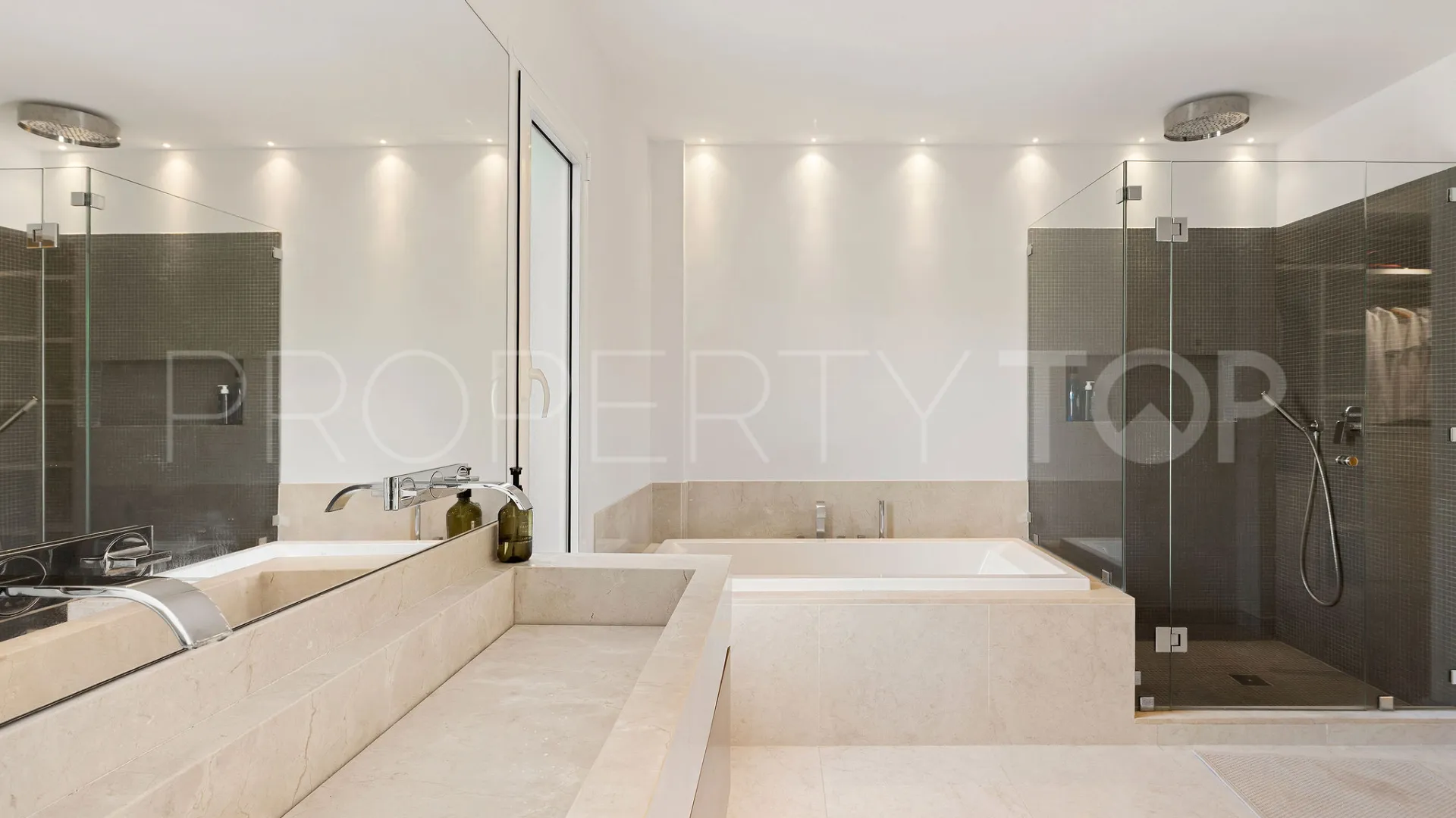 Apartamento con 4 dormitorios a la venta en Aloha Hill Club