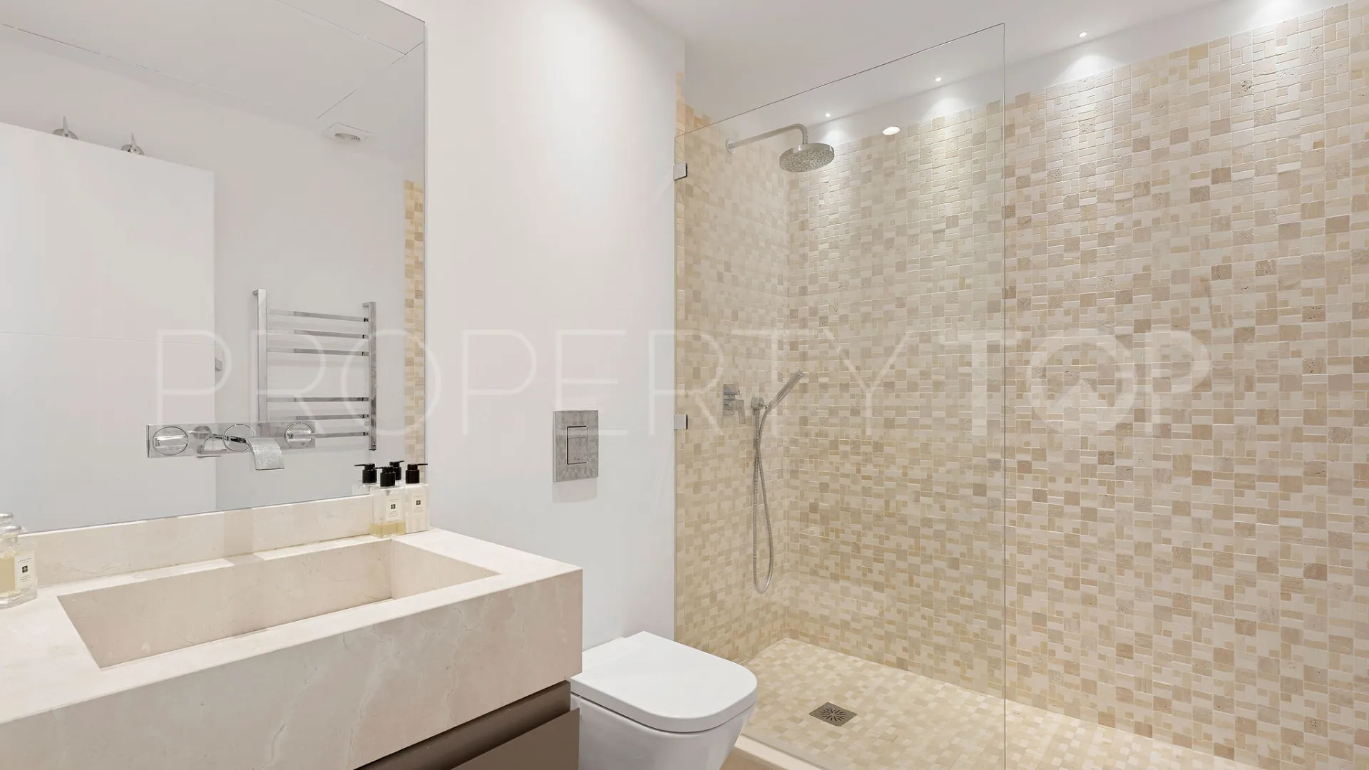 Apartamento con 4 dormitorios a la venta en Aloha Hill Club