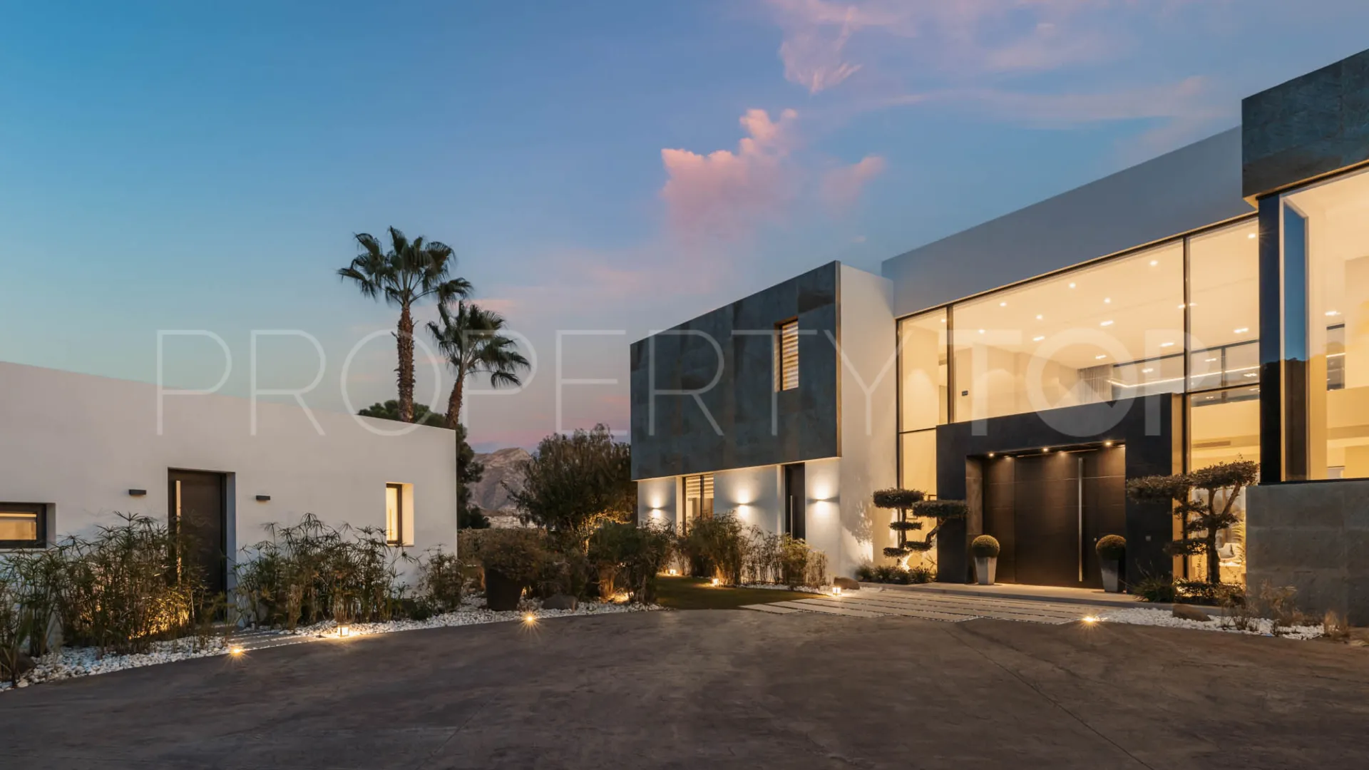 Villa for sale in El Madroñal