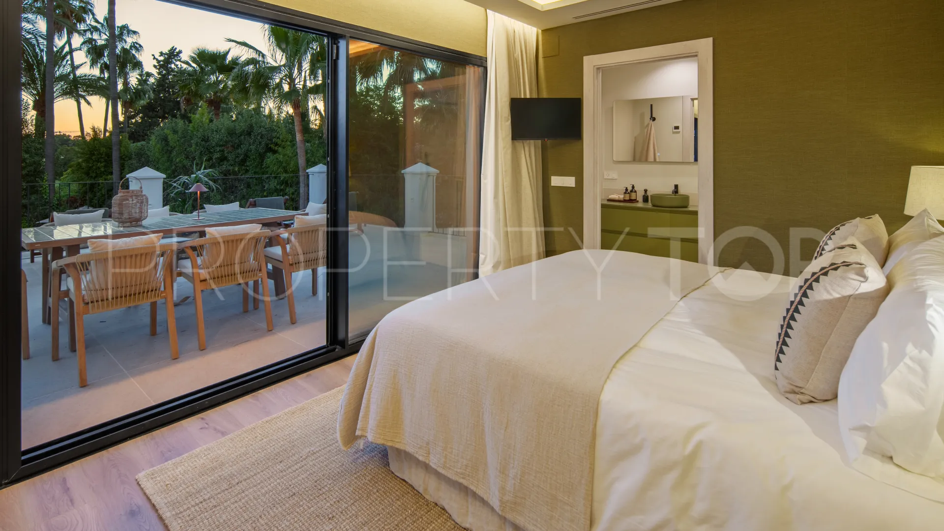 La Cerquilla 5 bedrooms villa for sale