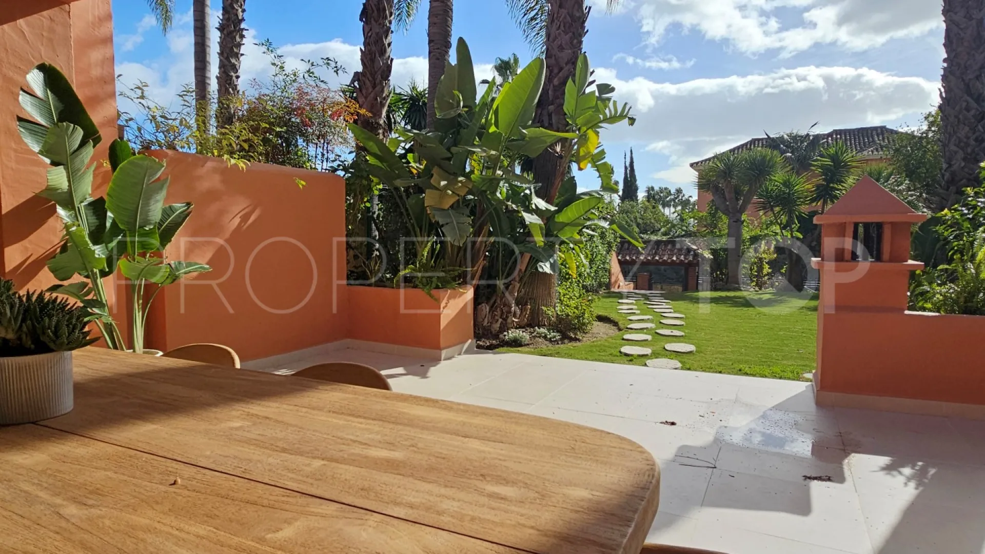 4 bedrooms town house for sale in Altos de Puente Romano
