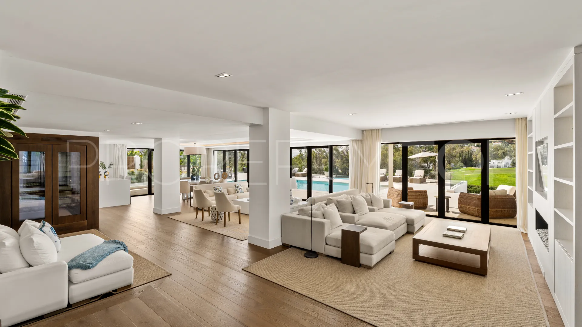 Villa en venta en Los Naranjos Country Club de 7 dormitorios