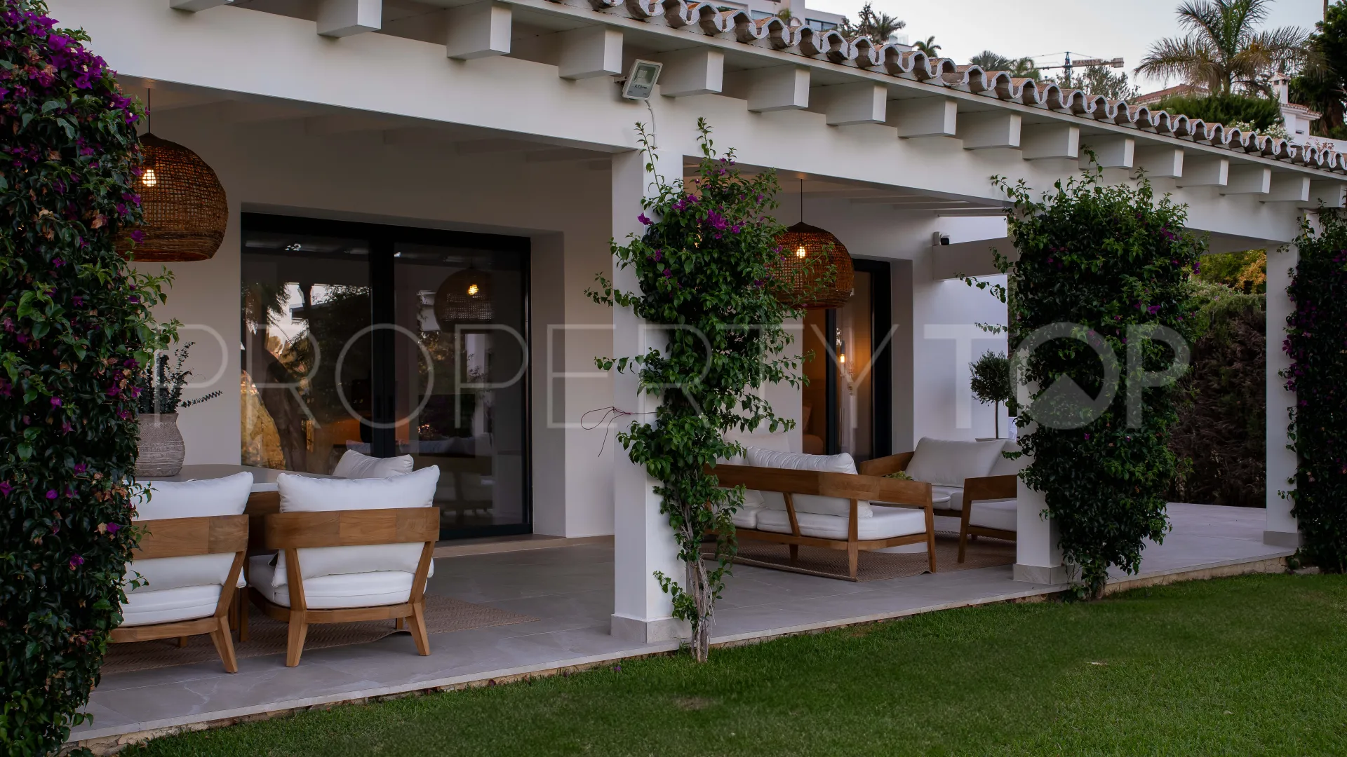 For sale villa in El Paraiso