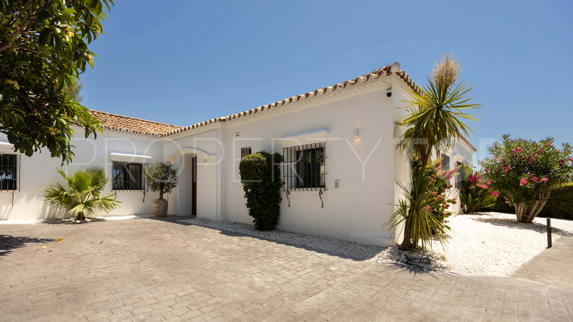 For sale villa in El Paraiso