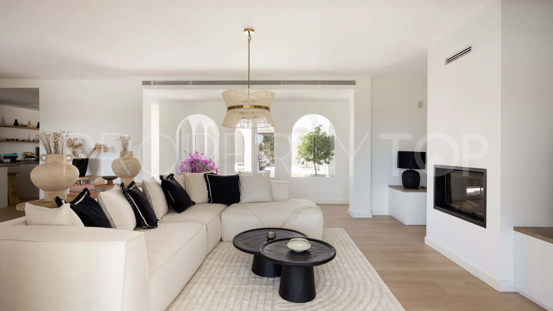 For sale villa in El Paraiso