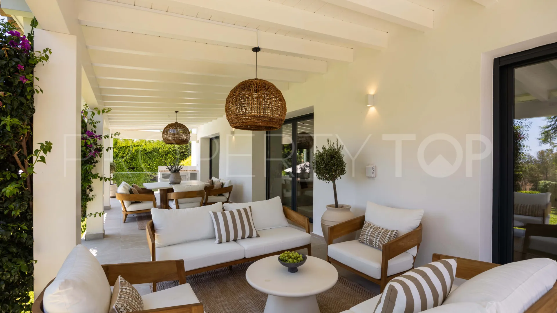 For sale villa in El Paraiso