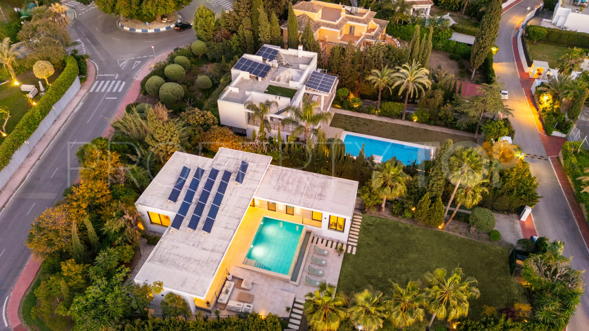 Villa a la venta de 5 dormitorios en Parcelas del Golf