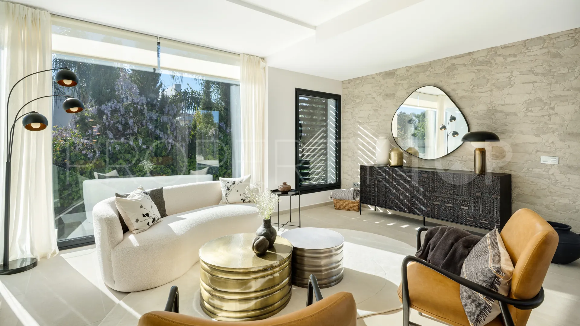Villa a la venta de 5 dormitorios en Parcelas del Golf