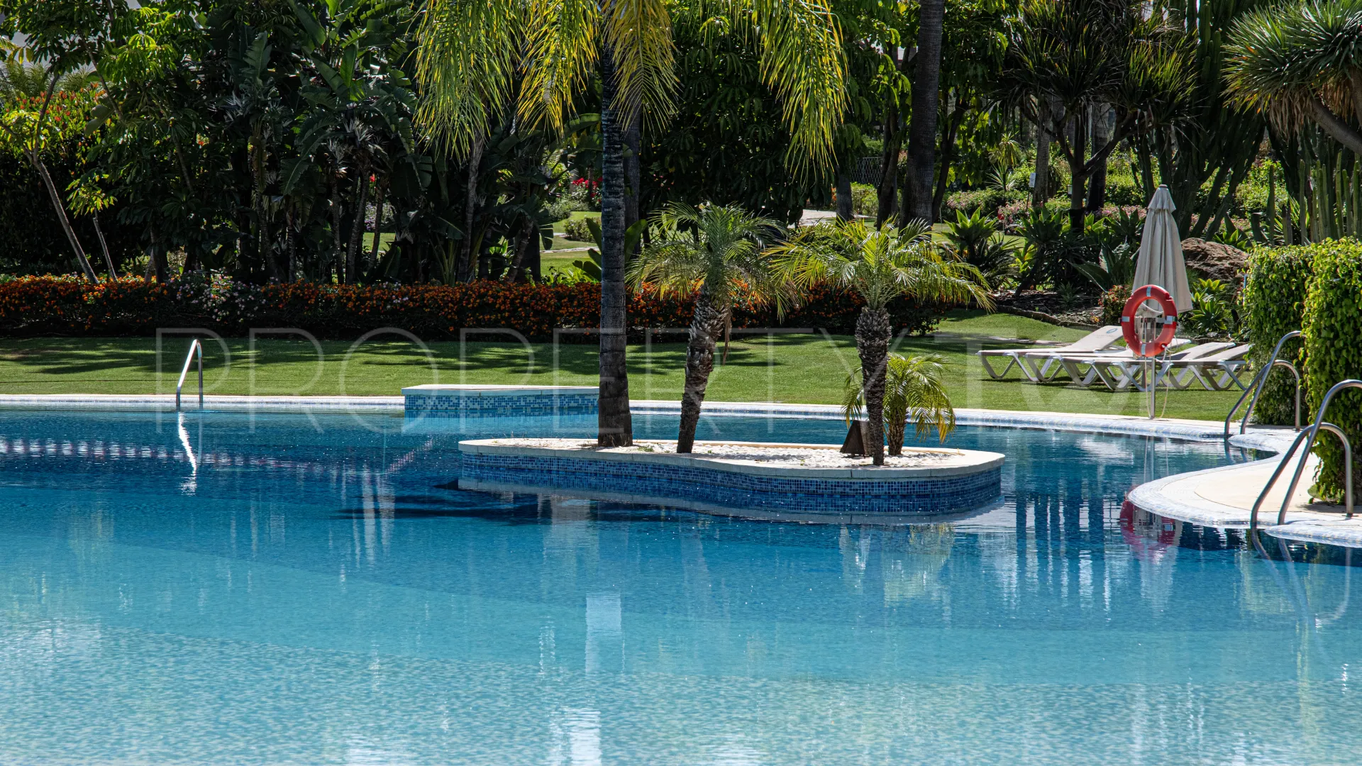 Buy duplex penthouse in Los Granados Golf with 4 bedrooms