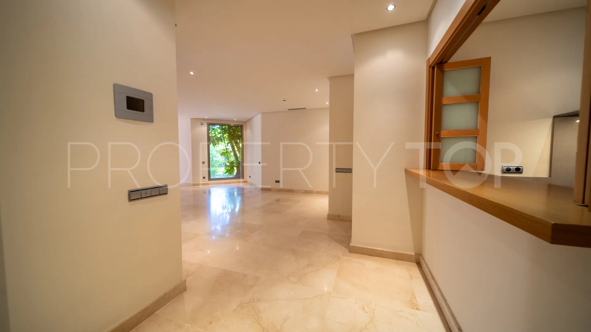 2 bedrooms apartment for sale in Mansion Club