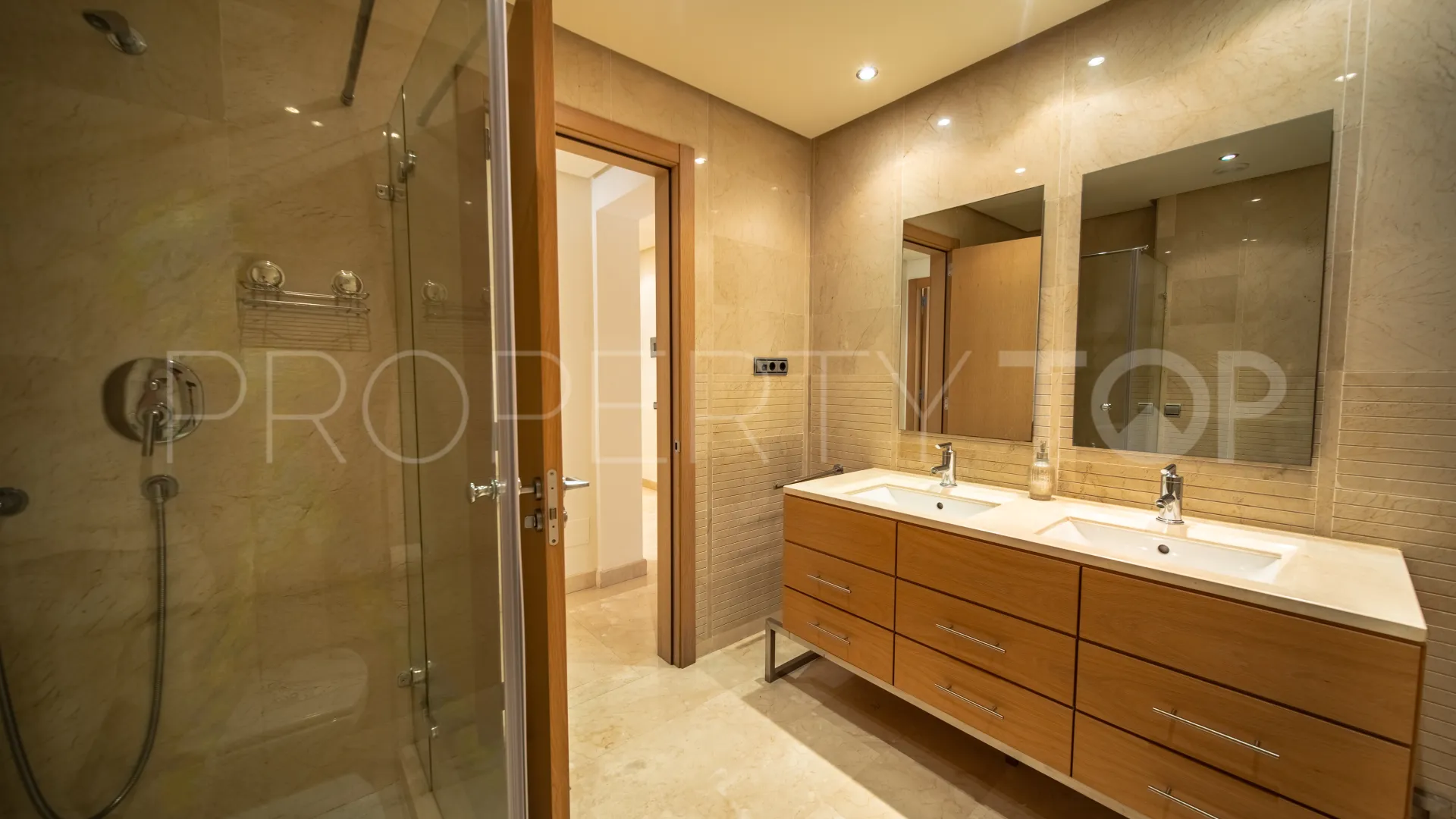 2 bedrooms apartment for sale in Mansion Club