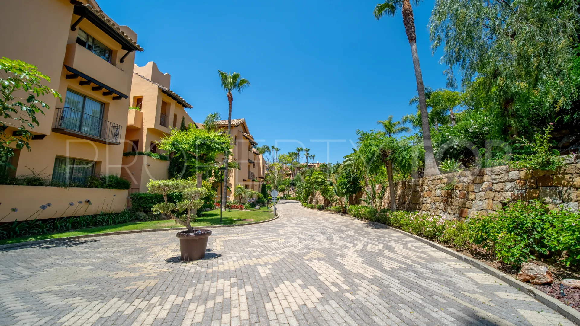 2 bedrooms apartment for sale in Mansion Club