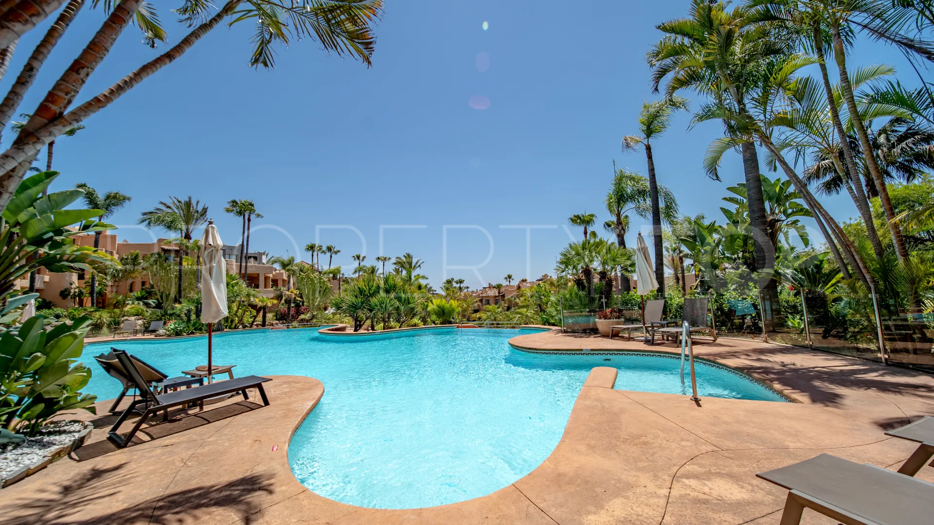 2 bedrooms apartment for sale in Mansion Club