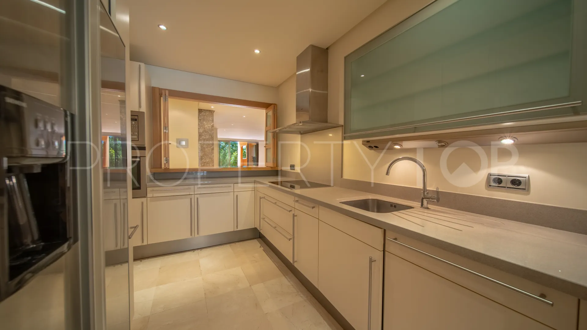 2 bedrooms apartment for sale in Mansion Club