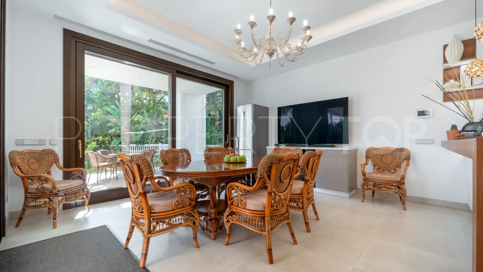 For sale 7 bedrooms villa in Casasola