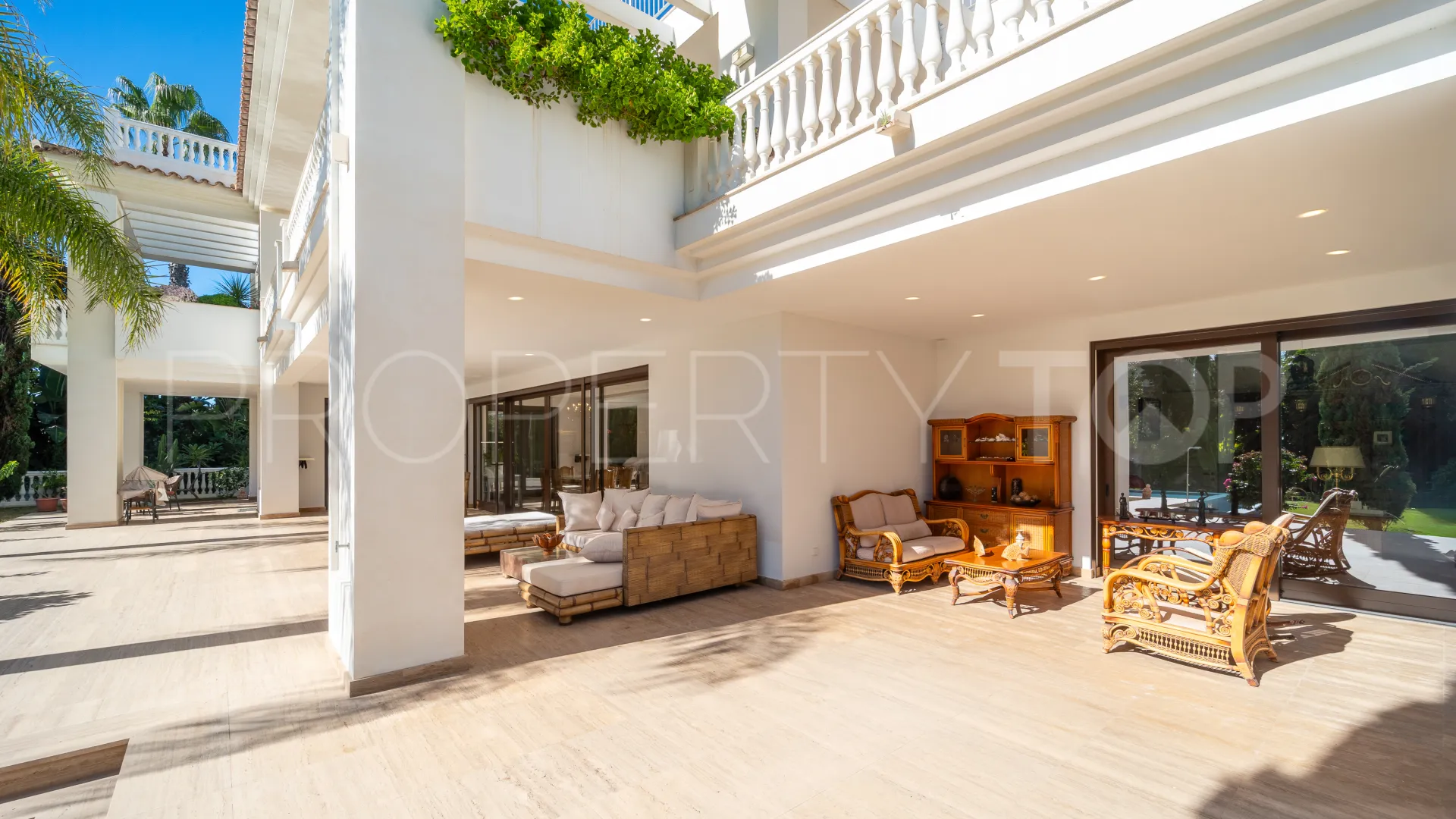 For sale 7 bedrooms villa in Casasola