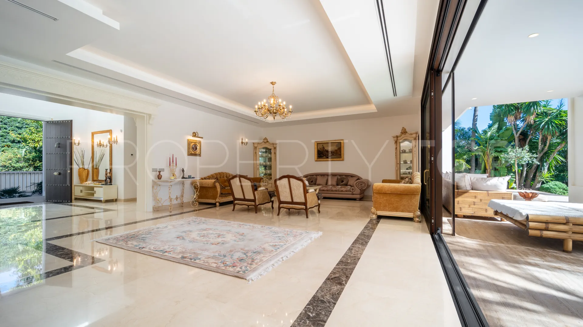 For sale 7 bedrooms villa in Casasola