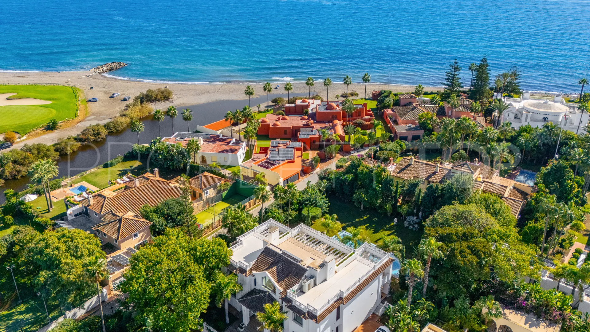For sale 7 bedrooms villa in Casasola