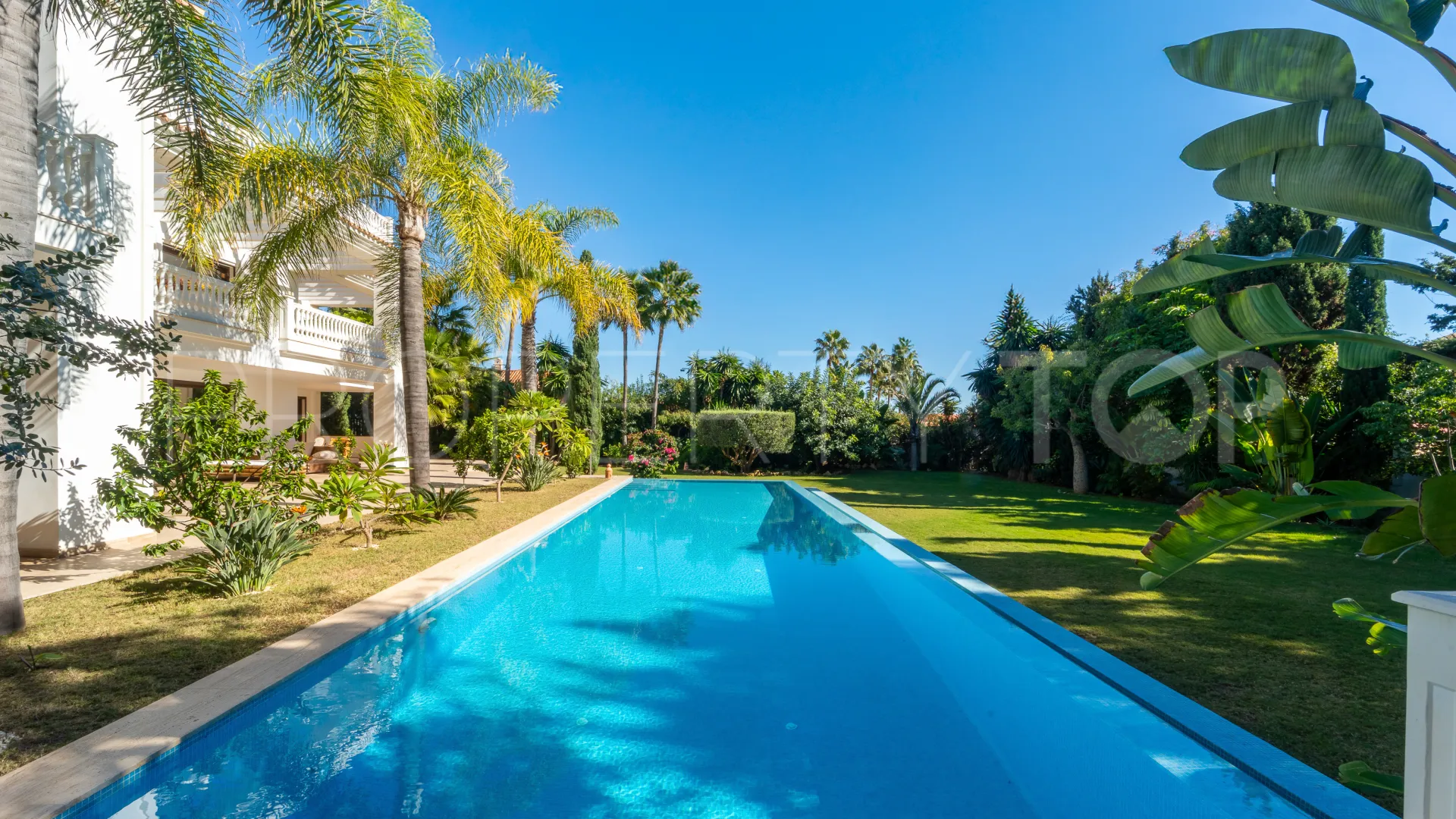 For sale 7 bedrooms villa in Casasola