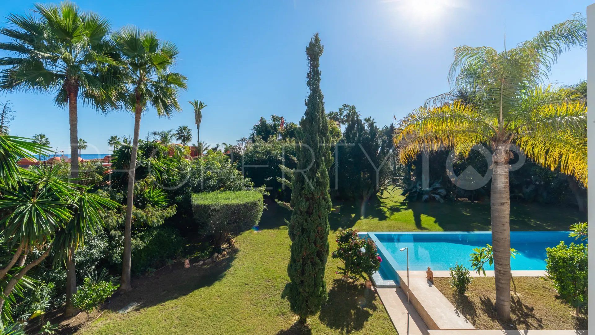 For sale 7 bedrooms villa in Casasola