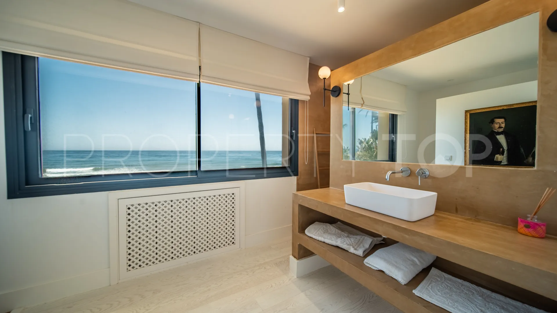 Comprar villa de 9 dormitorios en Guadalmina Baja