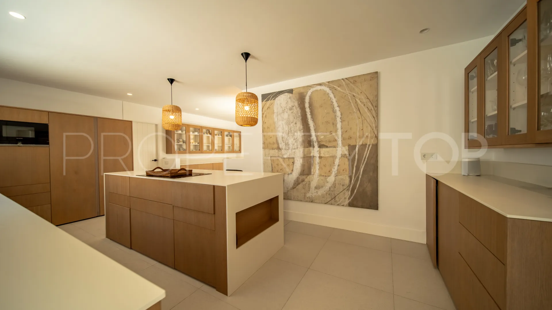 Comprar villa de 9 dormitorios en Guadalmina Baja