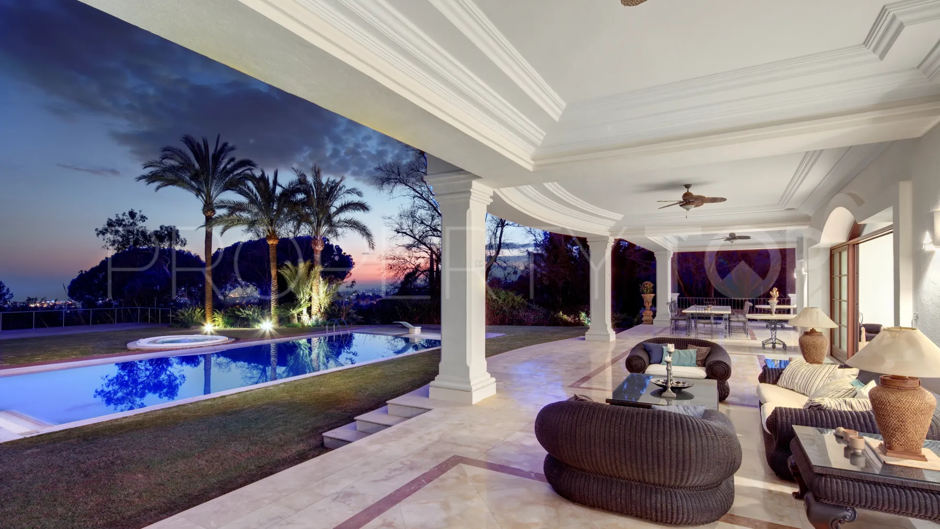 5 bedrooms villa for sale in Los Picos de Nagüeles