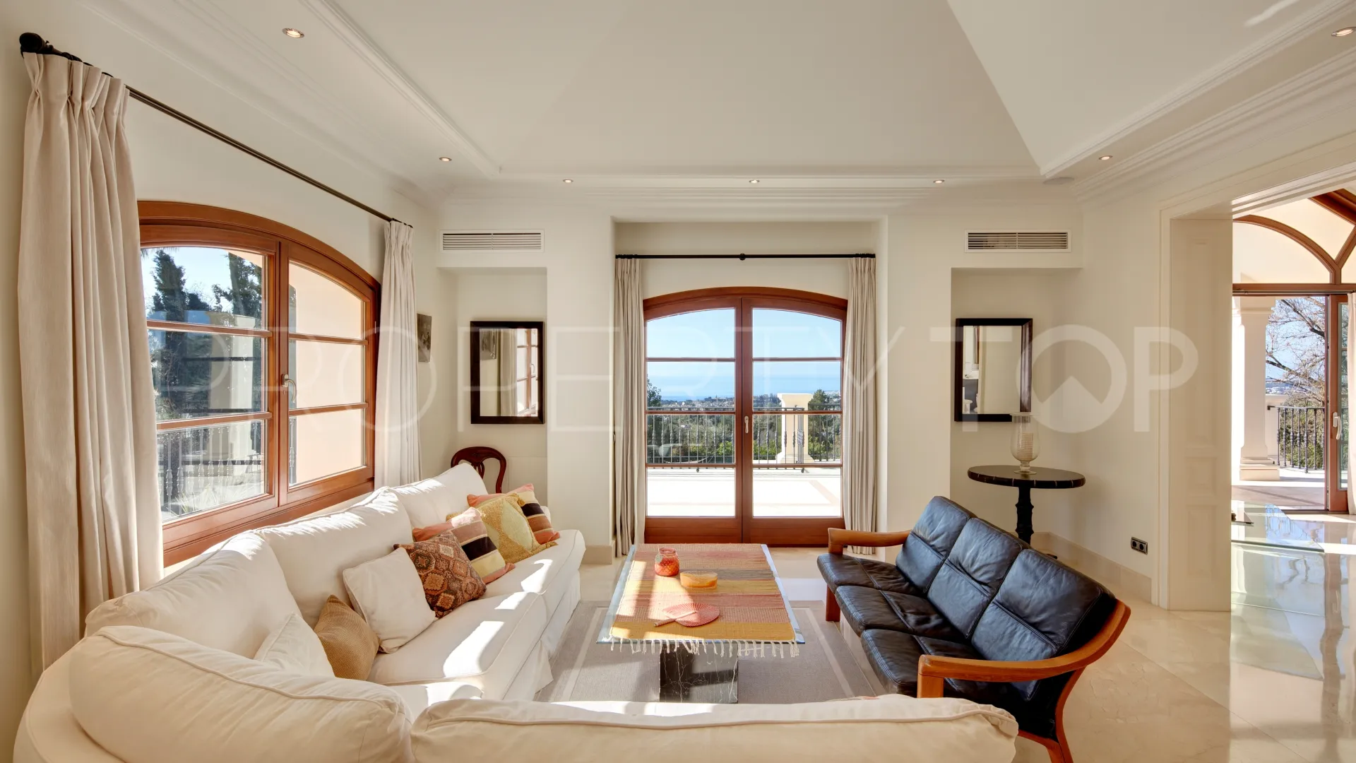5 bedrooms villa for sale in Los Picos de Nagüeles