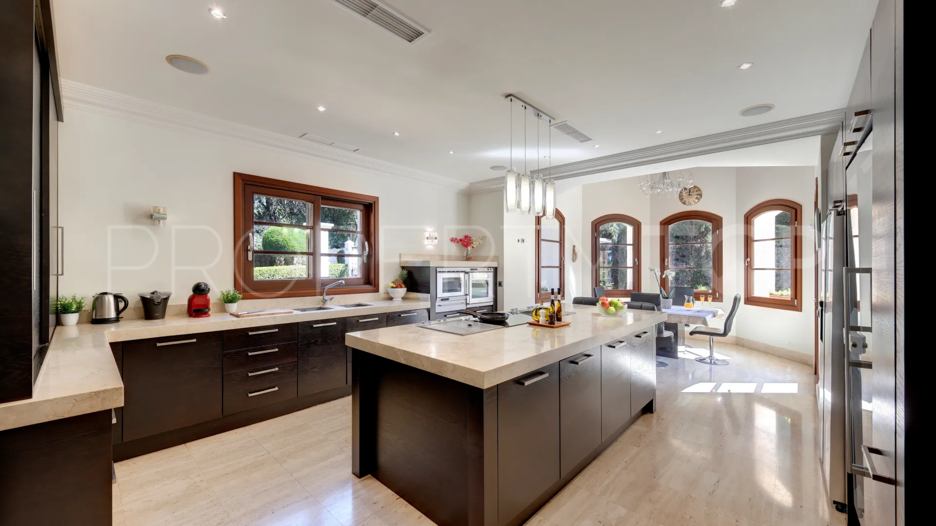 5 bedrooms villa for sale in Los Picos de Nagüeles