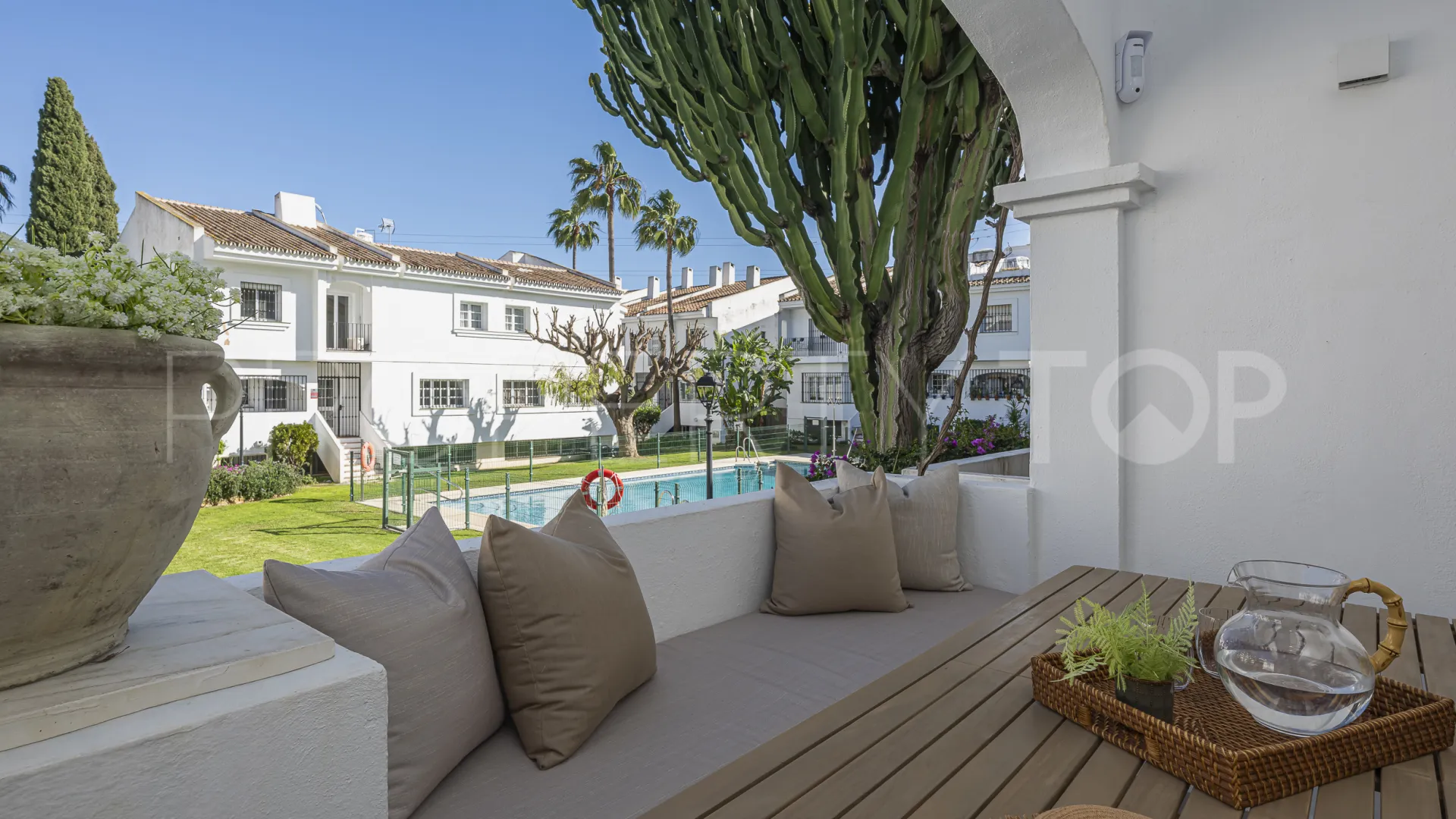 Adosado de 4 dormitorios en venta en Nueva Andalucia