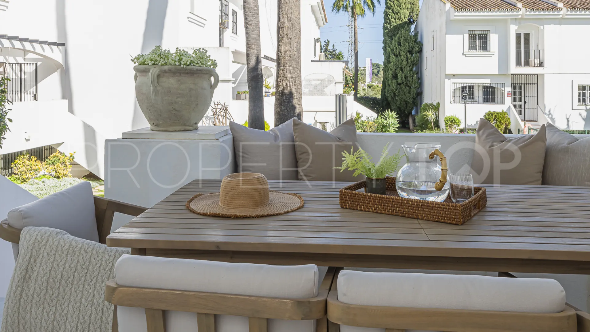 Adosado de 4 dormitorios en venta en Nueva Andalucia
