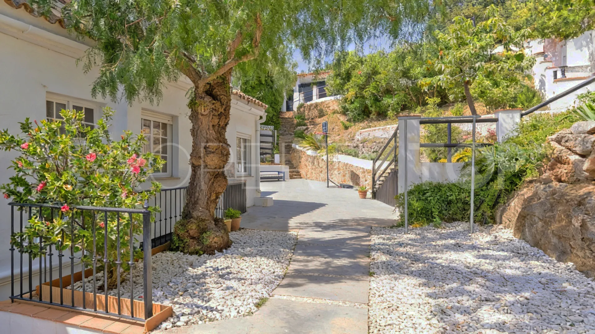 For sale semi detached villa in Palo Alto