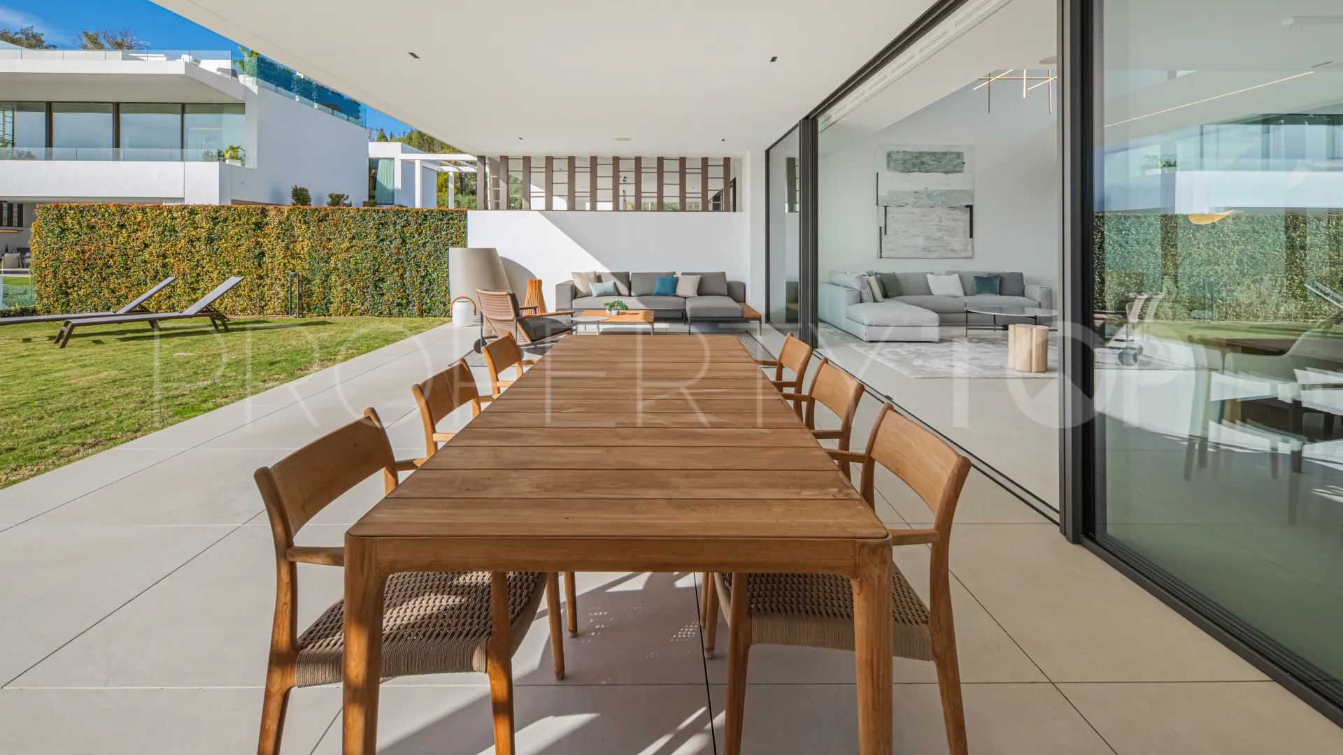 Se vende villa en Golden Mile con 3 dormitorios