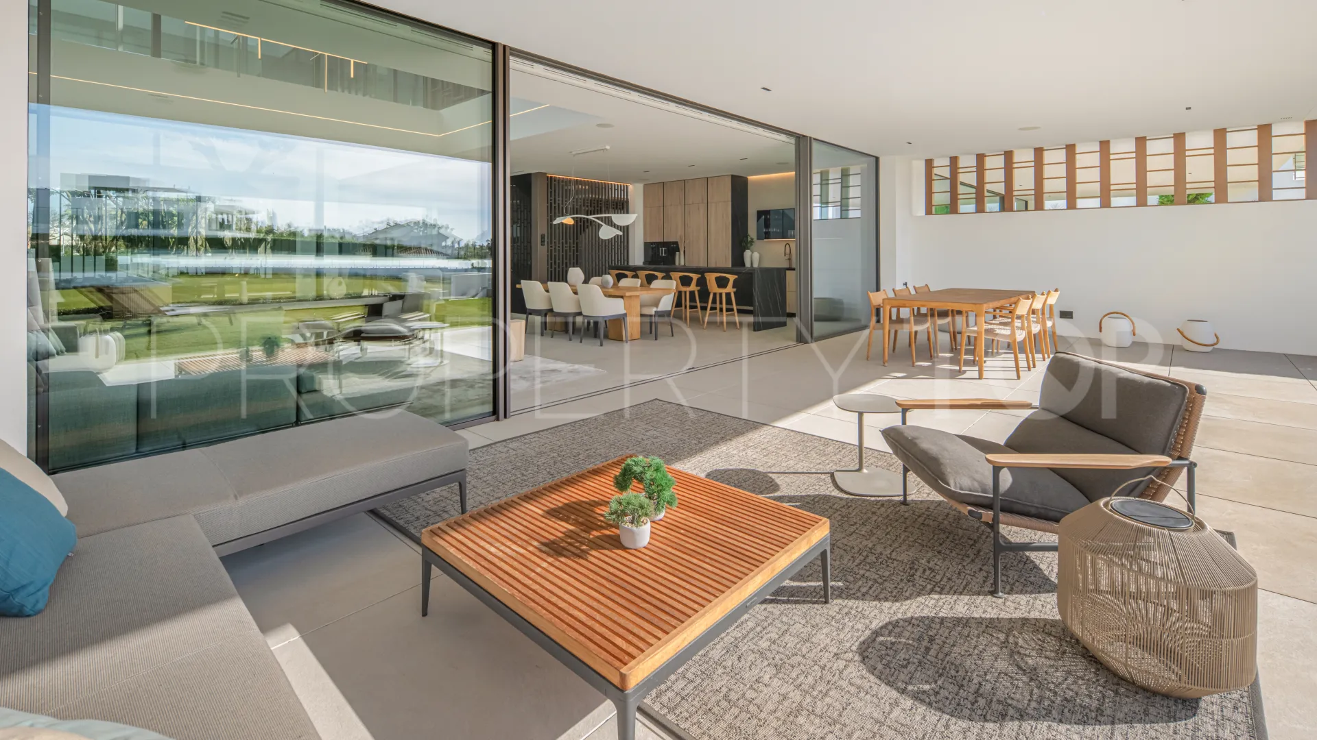 Se vende villa en Golden Mile con 3 dormitorios